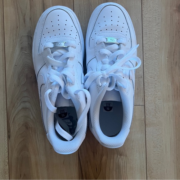 YOUTH SIZE 4 AIR FORCE I - Picture 2 of 6